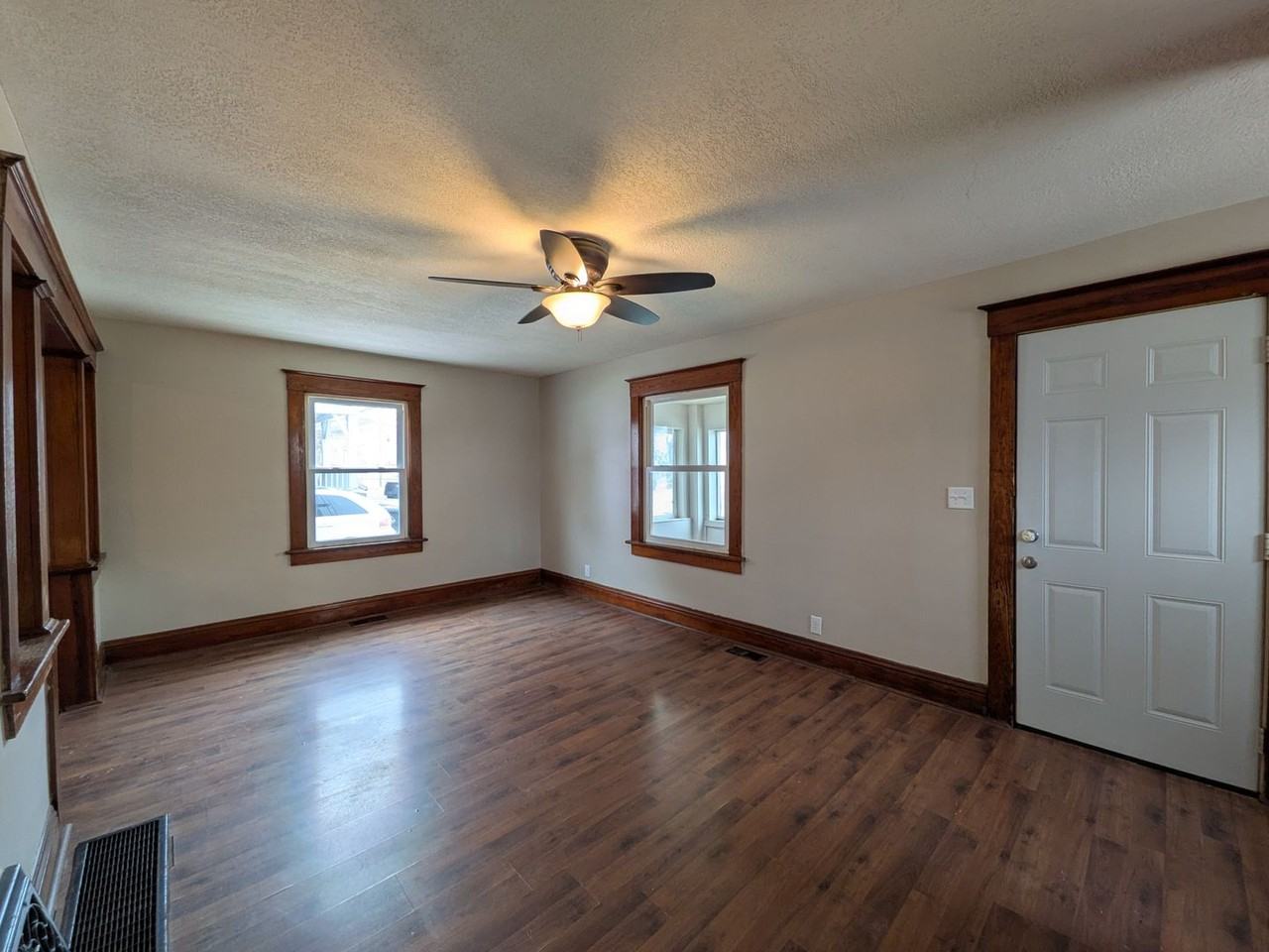 1513 Dean Ave - Photo 6 of 37