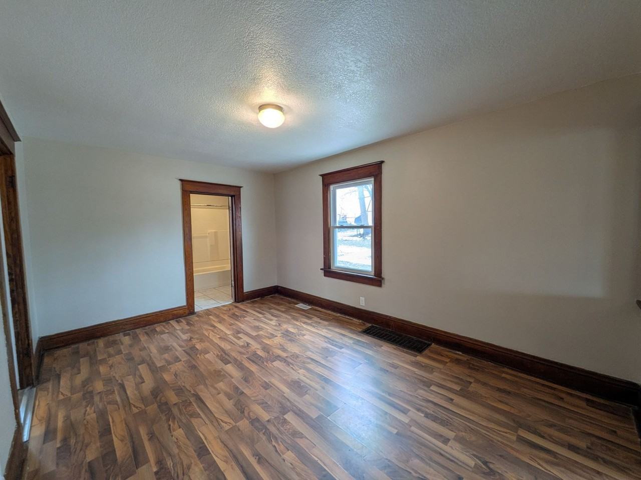 1513 Dean Ave - Photo 7 of 37