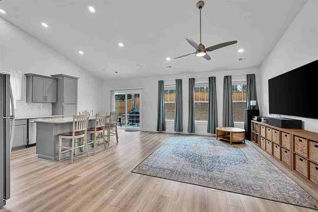 529 Overbrook Drive - Photo 2 of 10