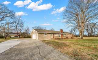 featured image of 100 Essex Dr