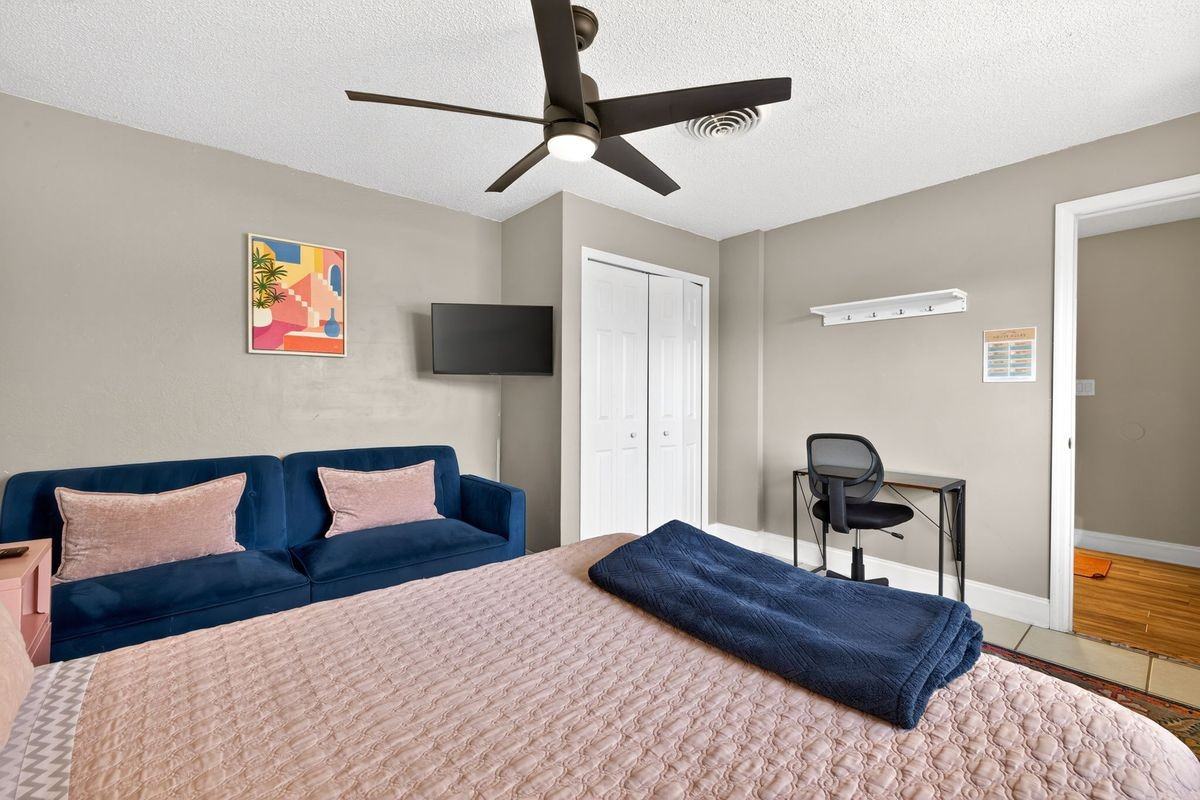 1781 Coral Point Dr - Photo 5 of 22