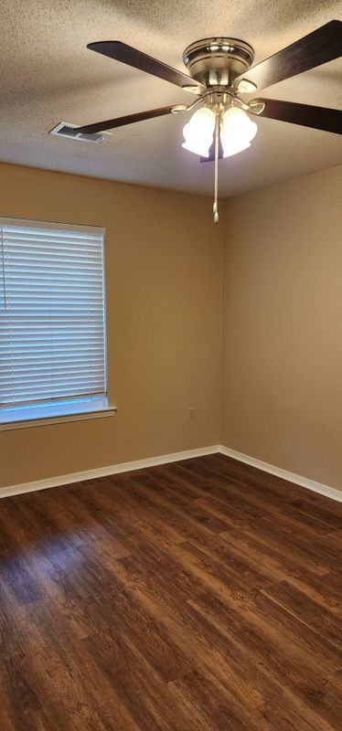 3725 Pembrook Cv - Photo 2 of 4