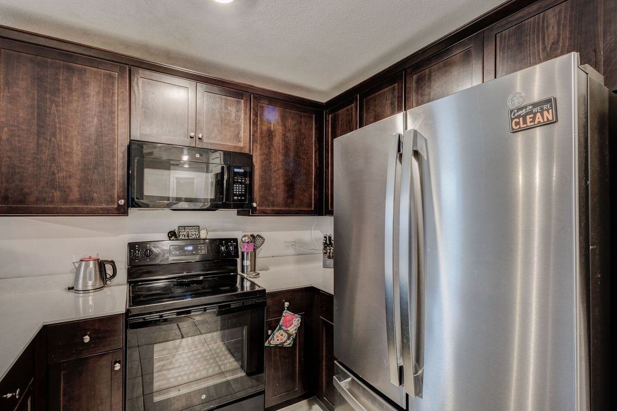 5504 Rockrose Ln - Photo 3 of 16