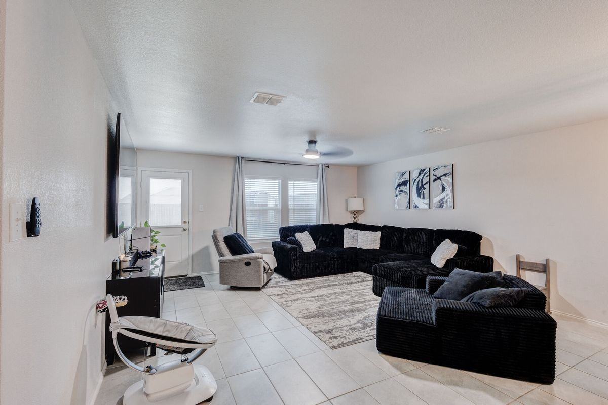 5504 Rockrose Ln - Photo 5 of 16