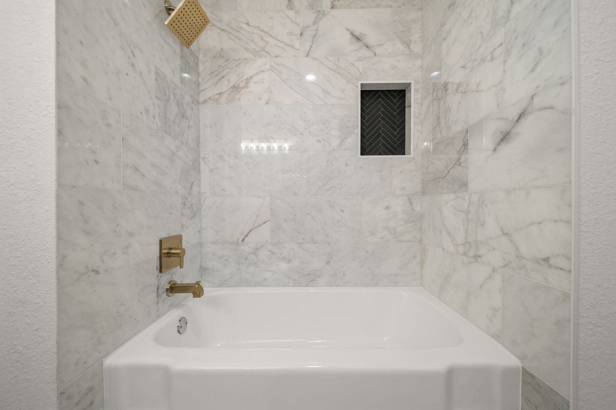 6010 Rutherglenn Dr - Photo 5 of 31