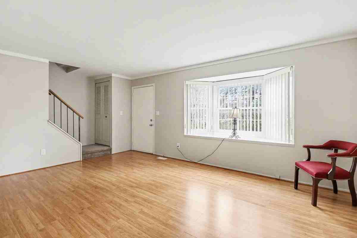 216 Lake Village Dr - Photo 5 of 21