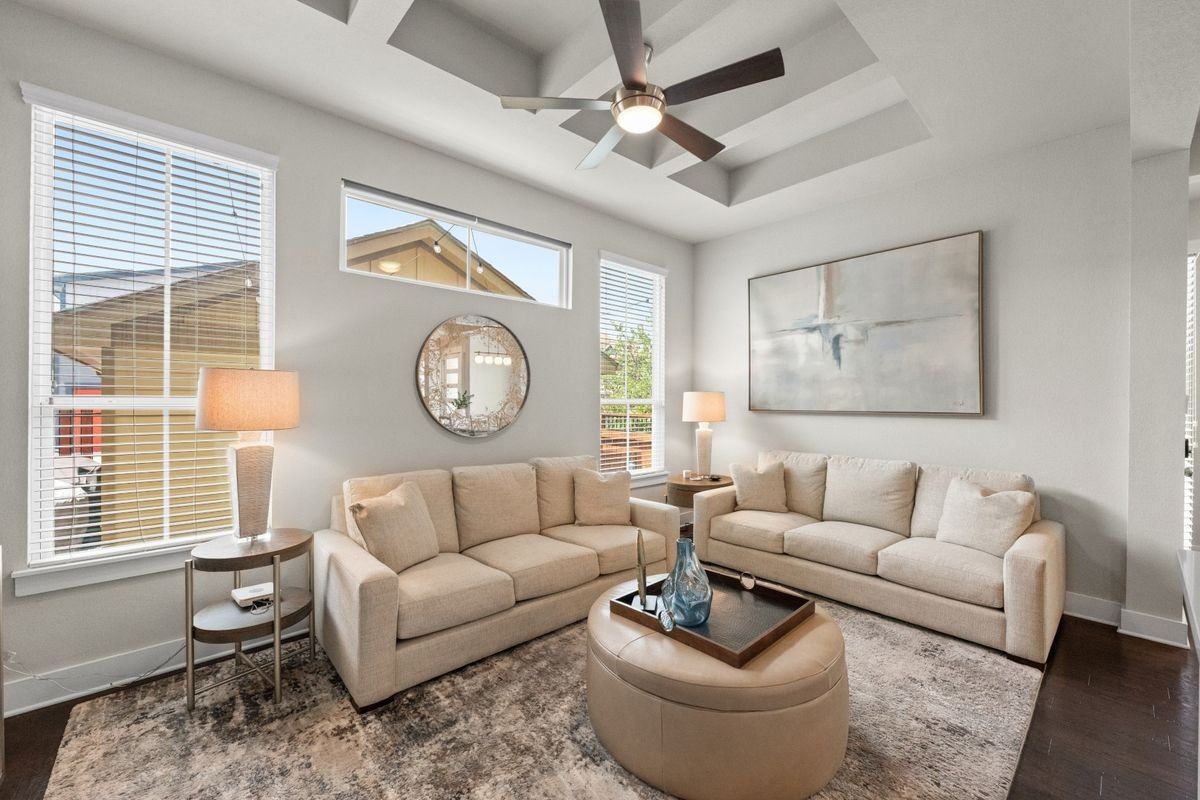 915 Banyon St - Photo 2 of 28