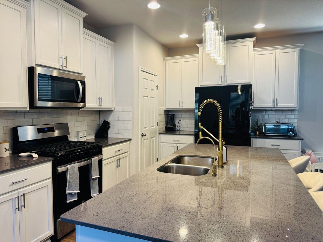 349 Rend Dr - Photo 3 of 28