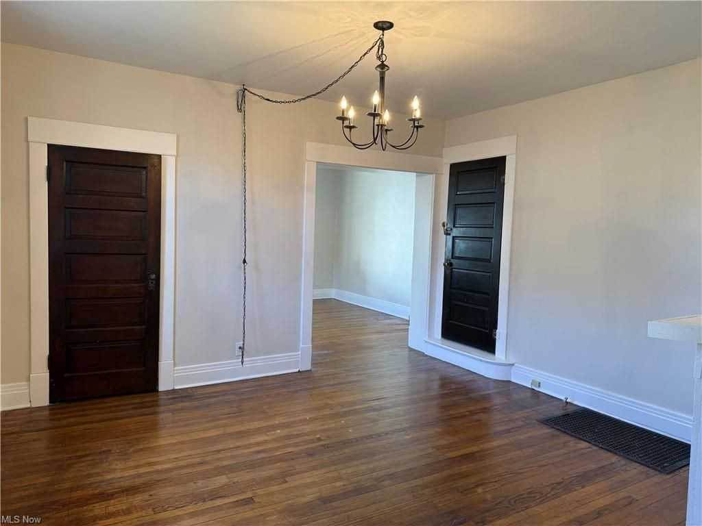 110 S 8th St - Photo 6 of 17