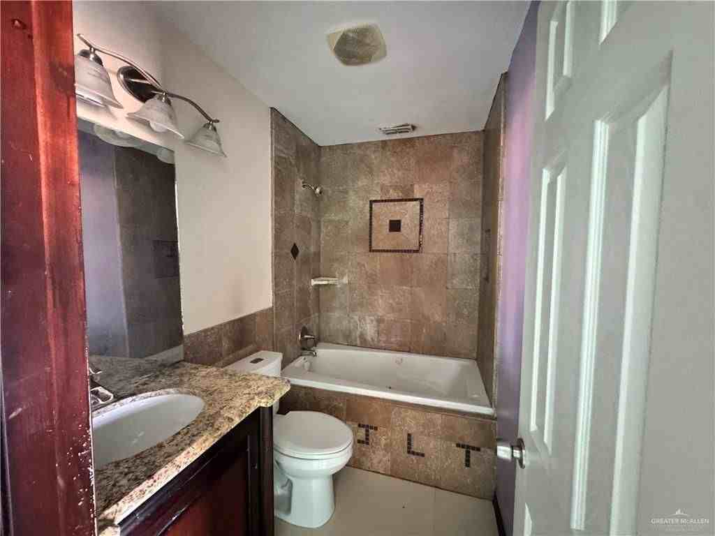 1804 Oasis Ave ##308 - Photo 6 of 11