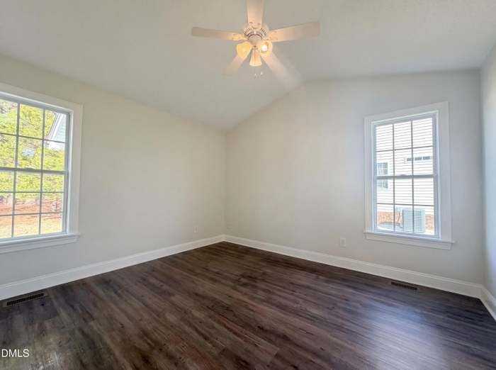 406 Landing Place Dr - Photo 6 of 16