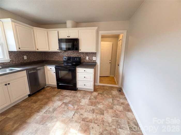 120 Sunset Ln - Photo 3 of 15