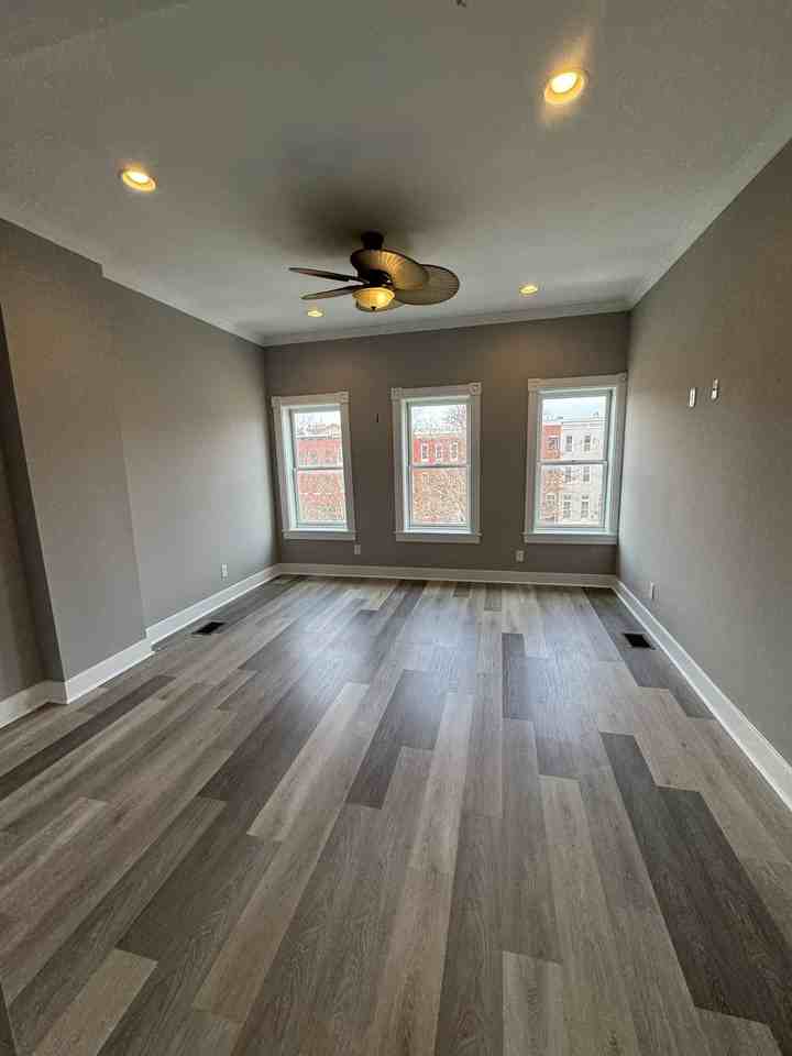 1519 N Broadway - Photo 7 of 13