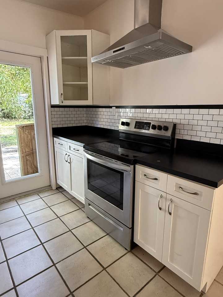 620 Sw 13th Ave - Photo 7 of 15