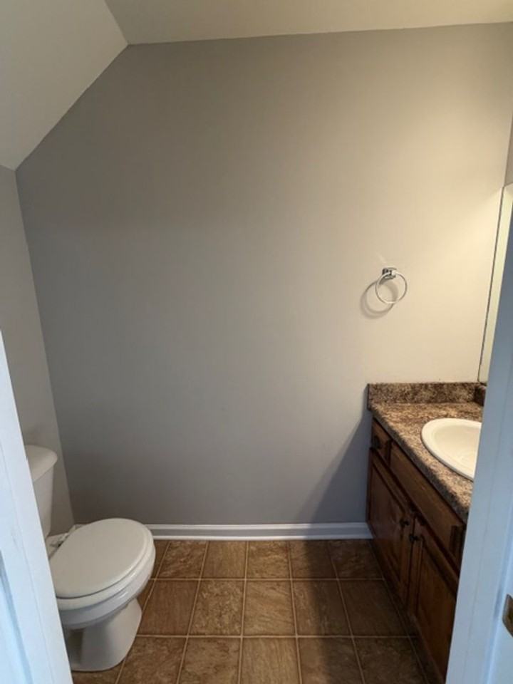 1299 Pond St Se - Photo 6 of 11