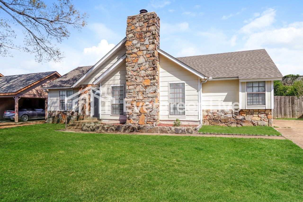 3594 Kirby Terrace Dr - Photo 2 of 15