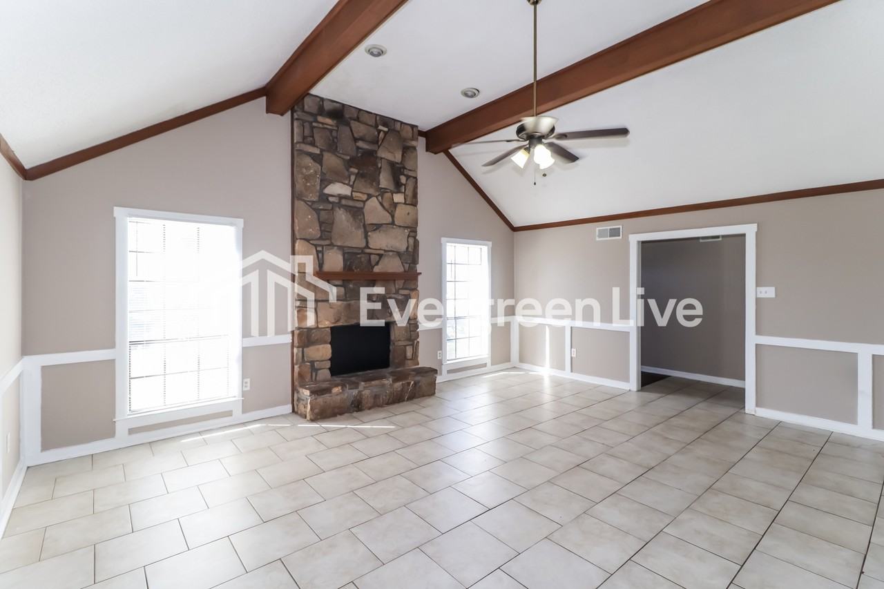 3594 Kirby Terrace Dr - Photo 4 of 15