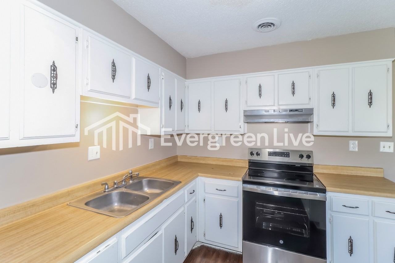 3594 Kirby Terrace Dr - Photo 5 of 15