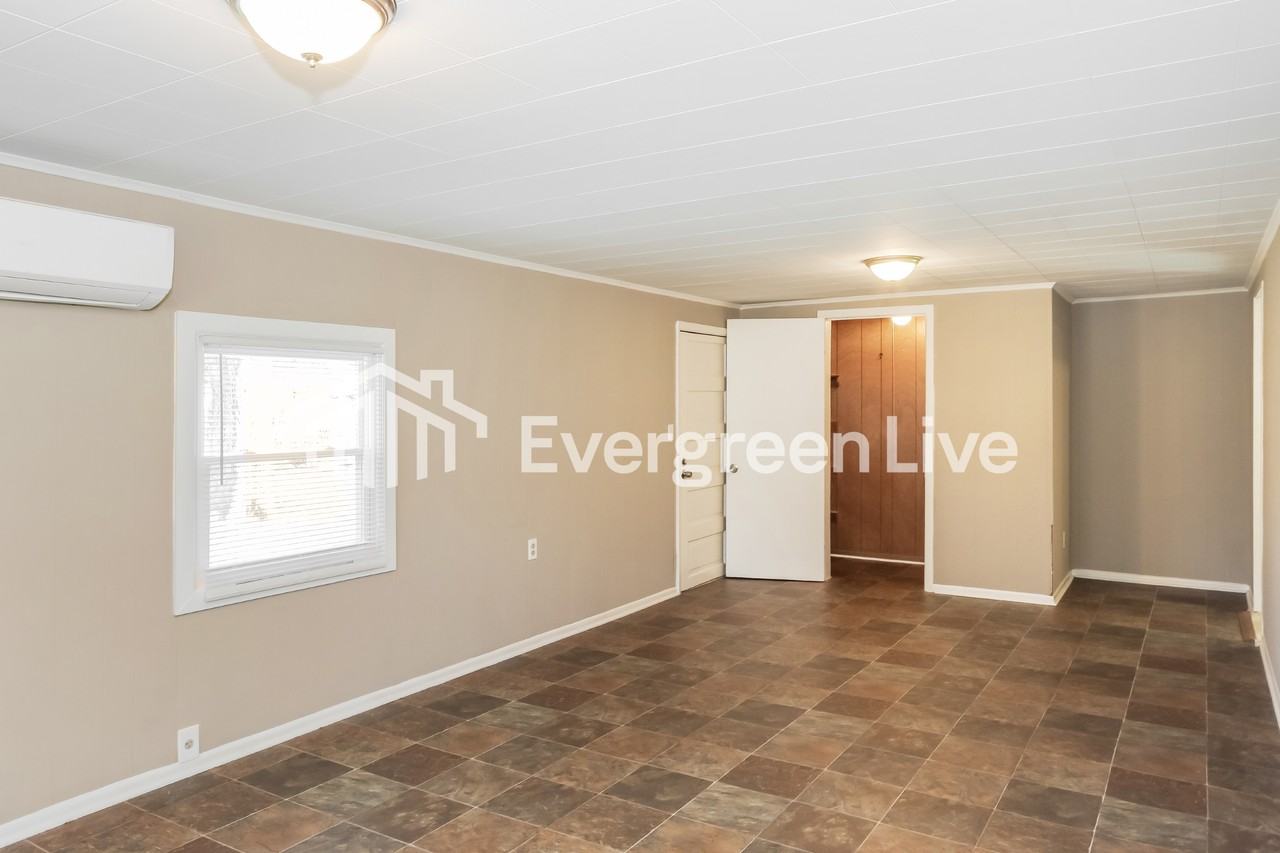945 Cedar St Sw - Photo 2 of 14