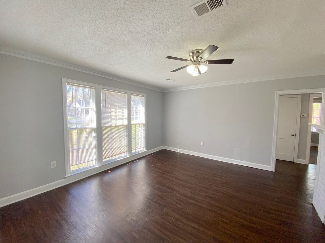 722 Lydgate Rd - Photo 2 of 13