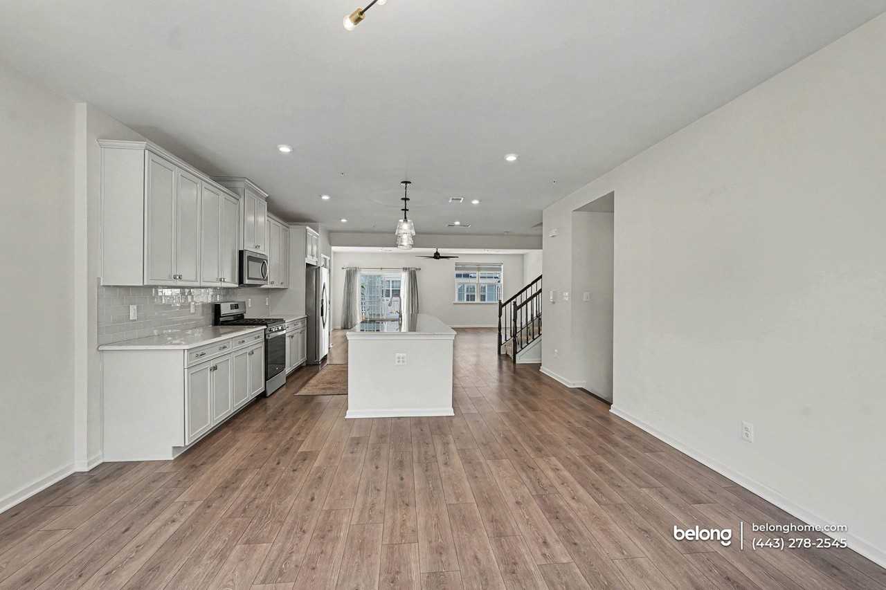 4521 Reaney Ln - Photo 6 of 17