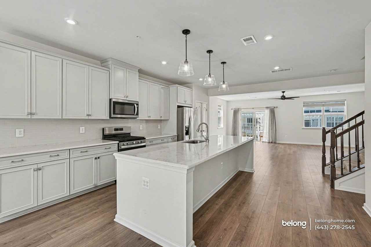 4521 Reaney Ln - Photo 7 of 17