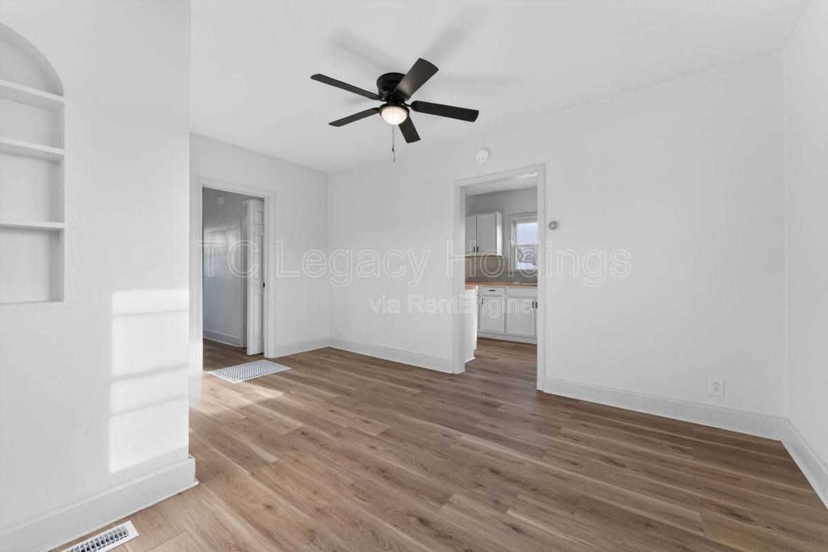 604 604 1 2 Hart St - Photo 4 of 10