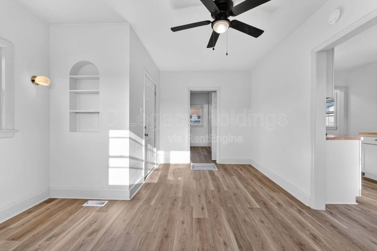 604 604 1 2 Hart St - Photo 6 of 10