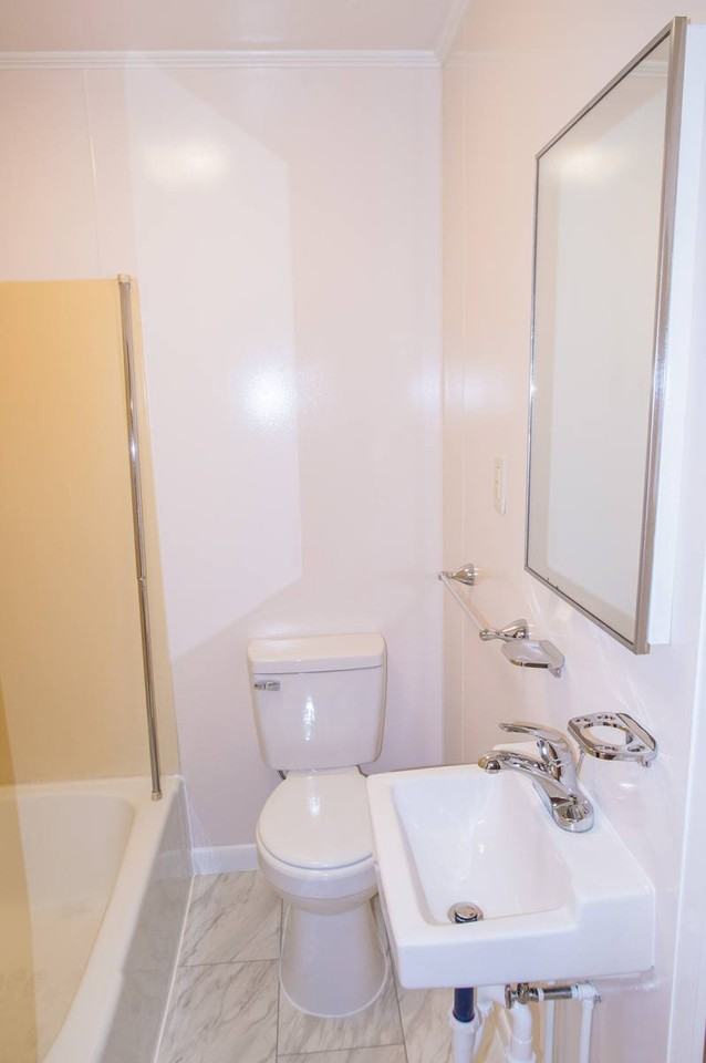 682 Bennett St - Photo 5 of 18