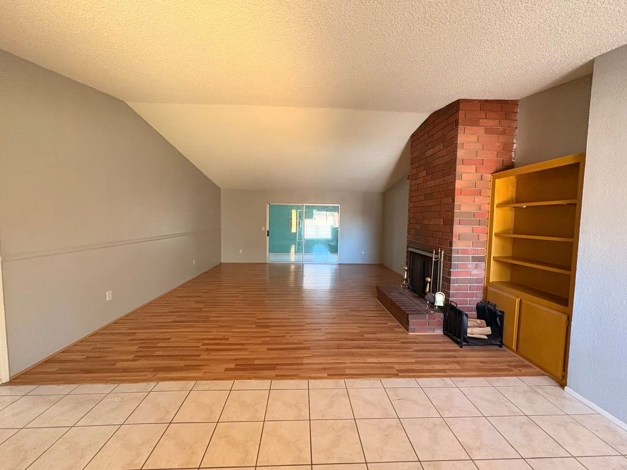 2081 Diamond Ave - Photo 4 of 15