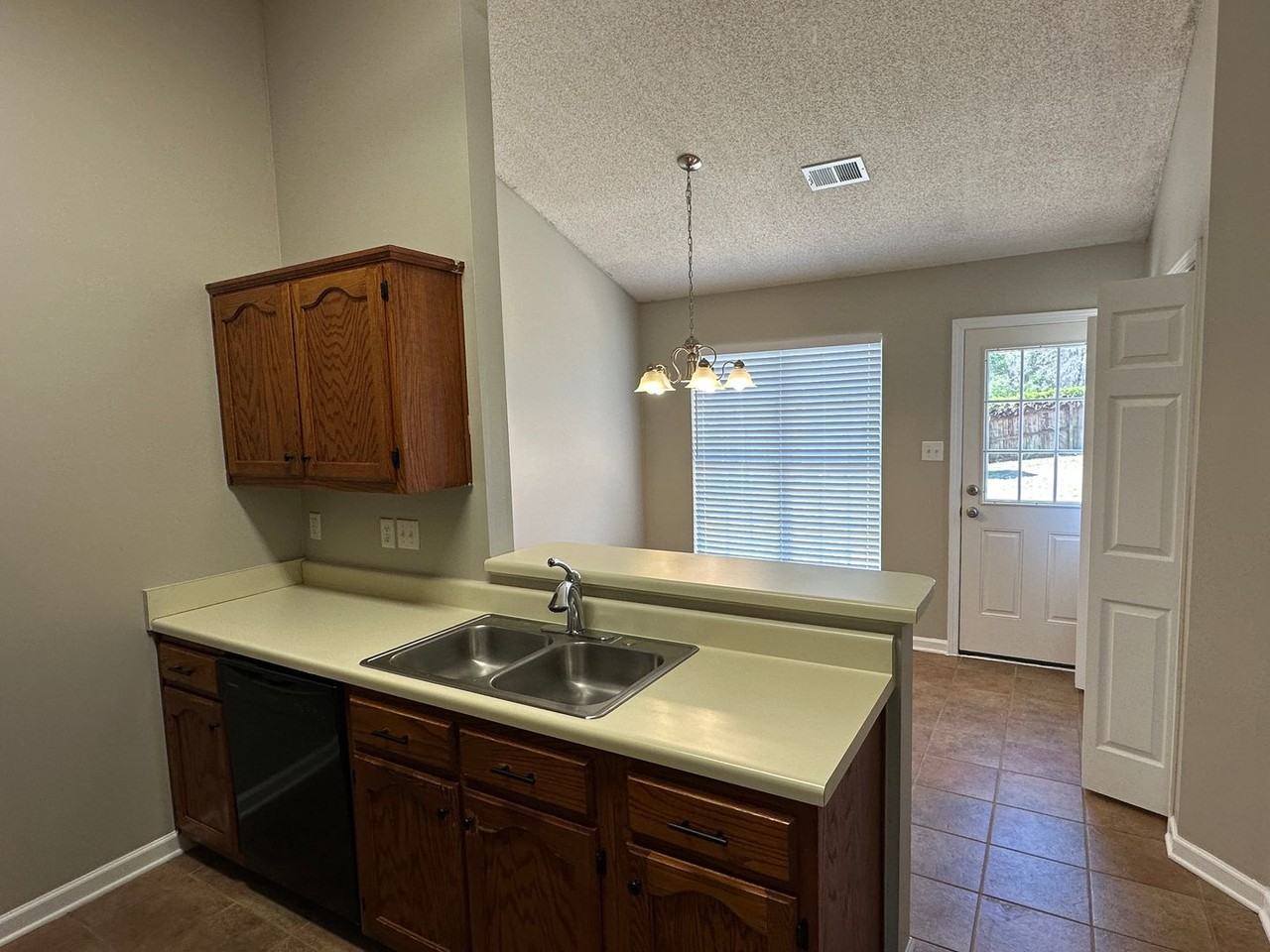 10717 Pecan Vw - Photo 3 of 19