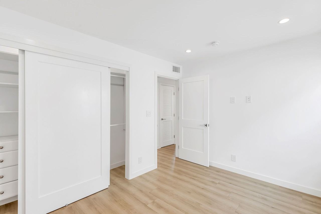 2438 7th St - Photo 3 of 7