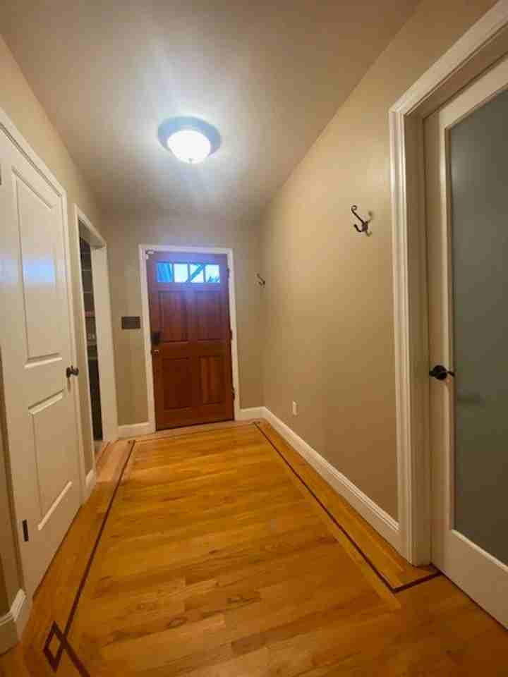 2379 Markham Ave - Photo 3 of 27
