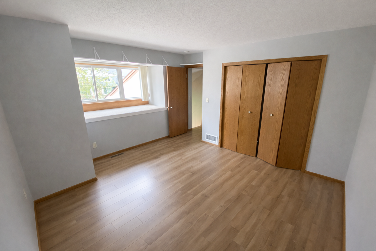 14248 Hemlock Ct N - Photo 7 of 10