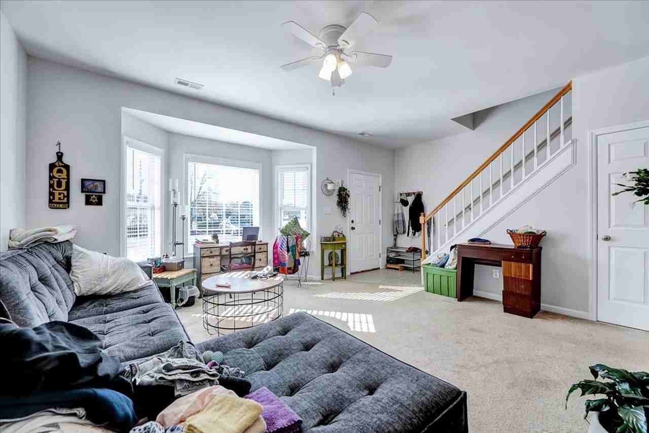 233 Dairy Rd - Photo 7 of 18