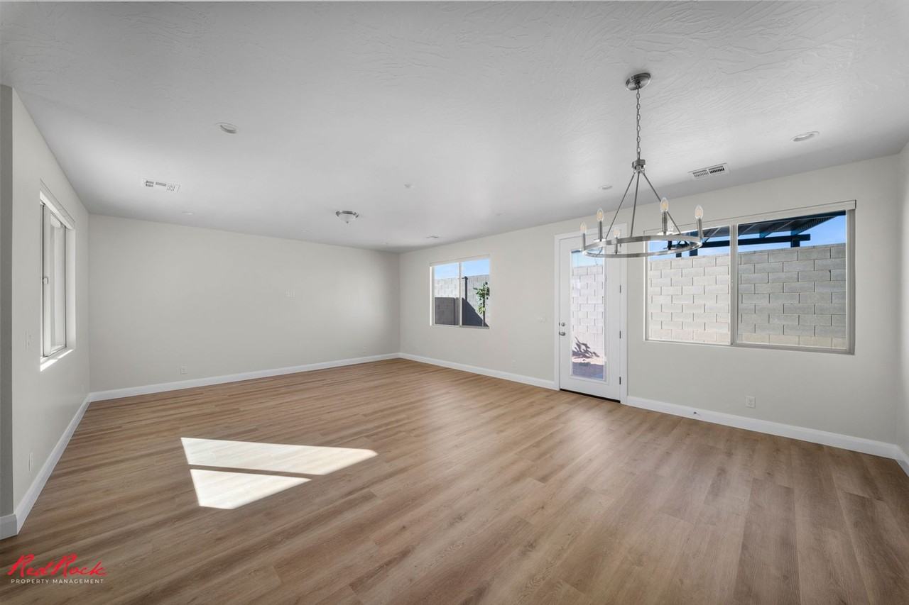 1641 N Horizon Pkwy - Photo 3 of 36