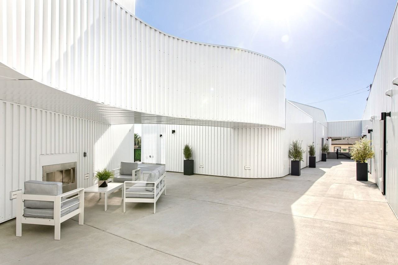 11700 Magnolia Blvd #213 - Photo 2 of 28