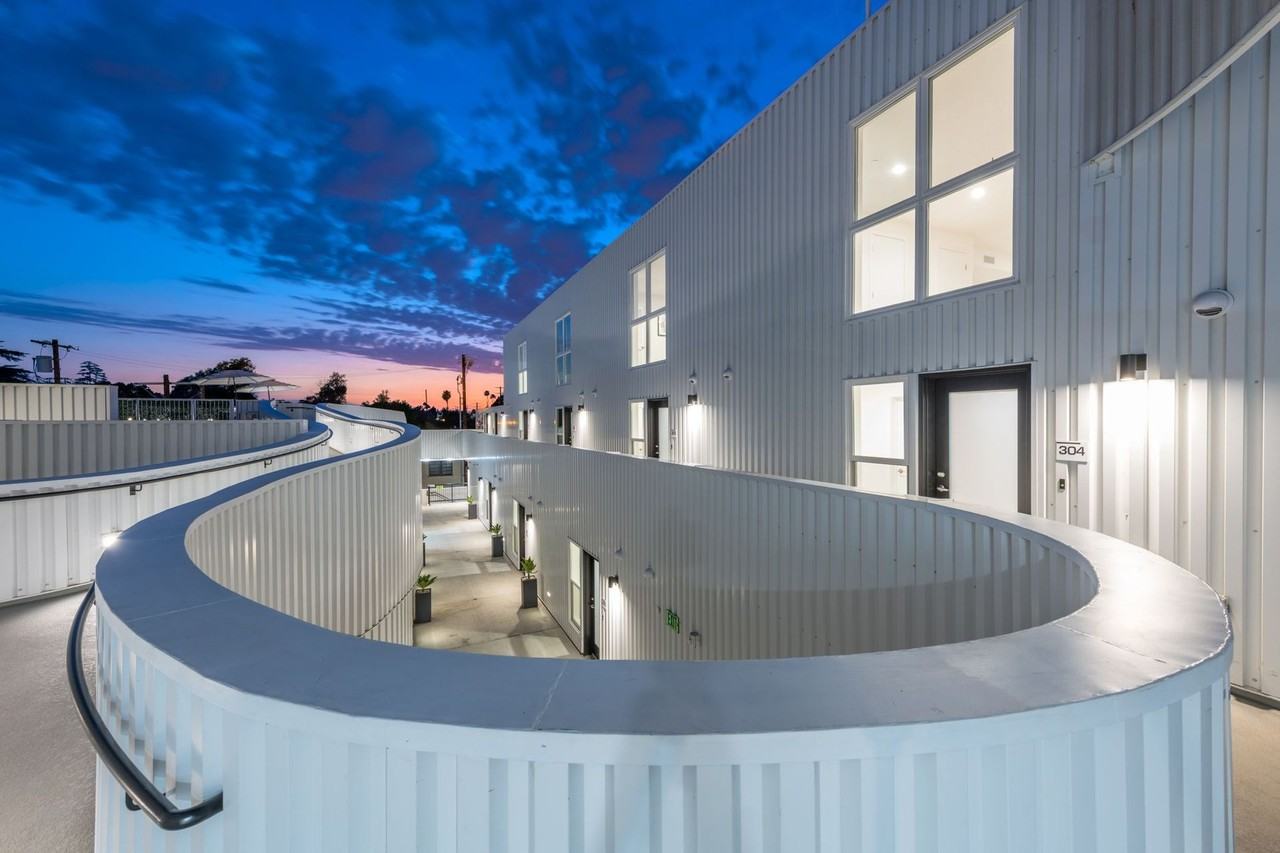 11700 Magnolia Blvd #213 - Photo 3 of 28