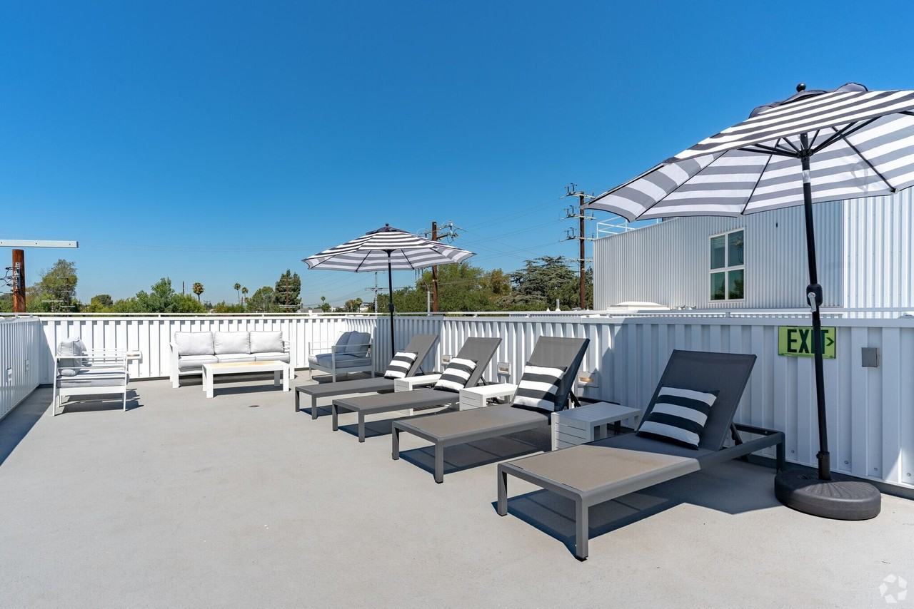 11700 Magnolia Blvd #213 - Photo 4 of 28