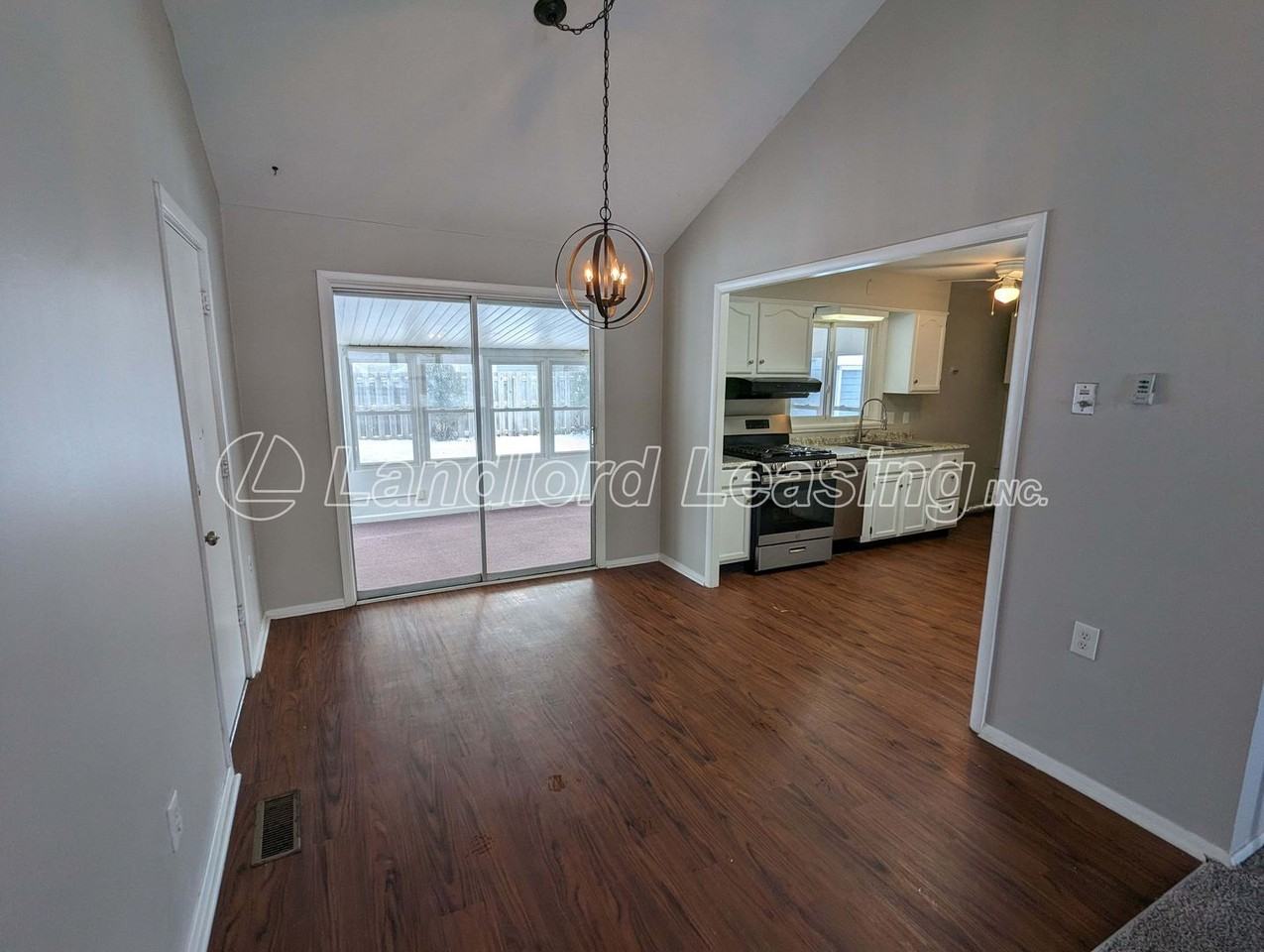 165 Moorewood Ave - Photo 4 of 16