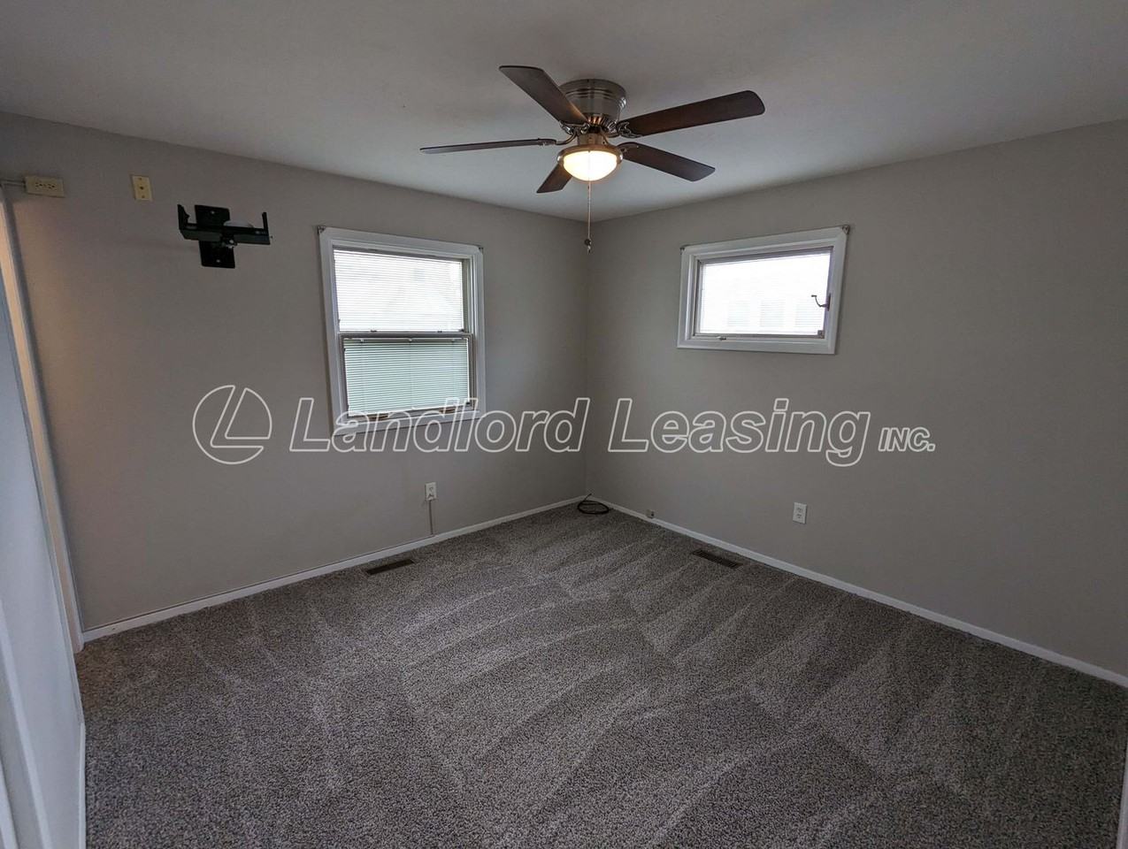 165 Moorewood Ave - Photo 7 of 16