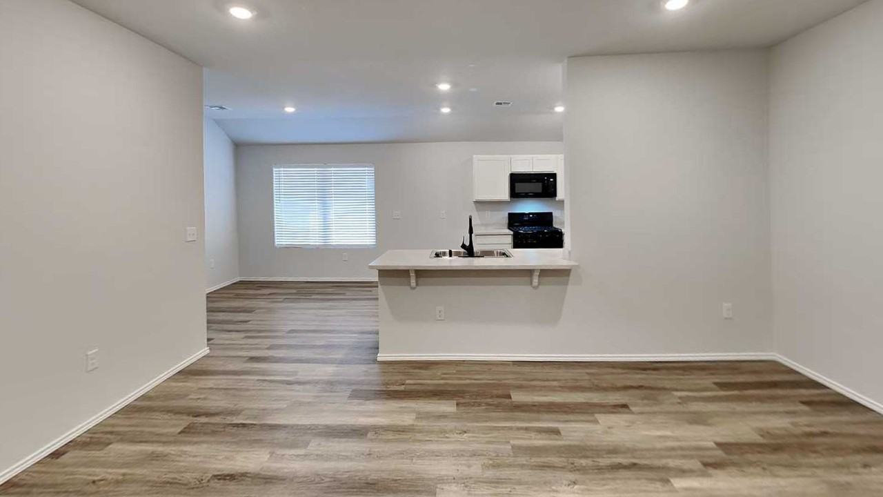 6132 Holm Oak Rd - Photo 5 of 17