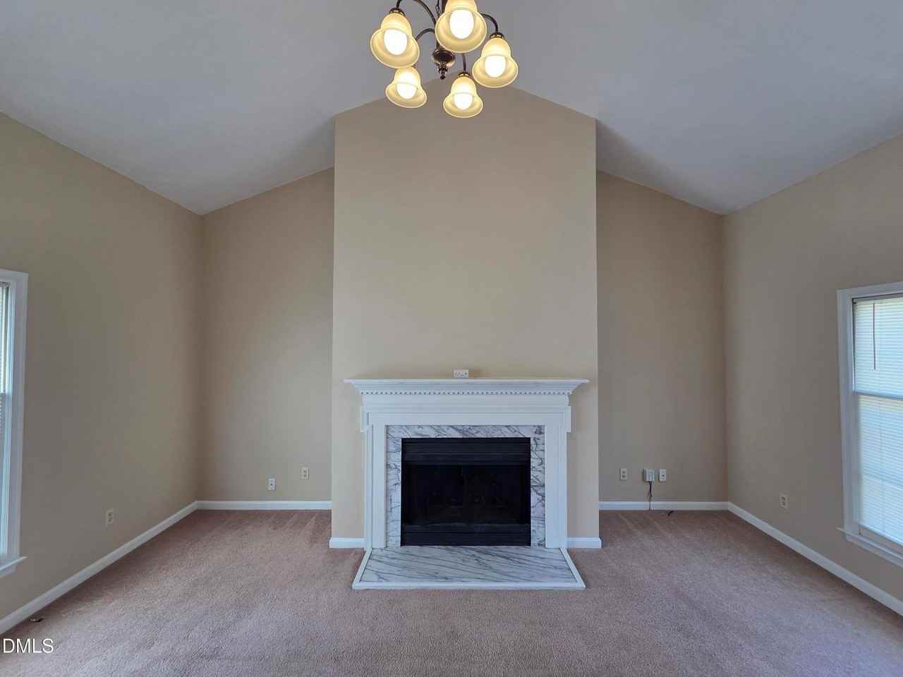 5709 Edgebury Rd - Photo 3 of 15