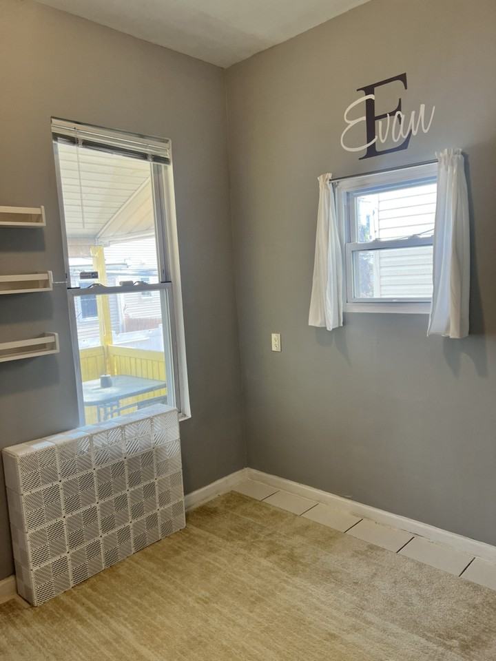 1368 Teller Ave - Photo 5 of 7