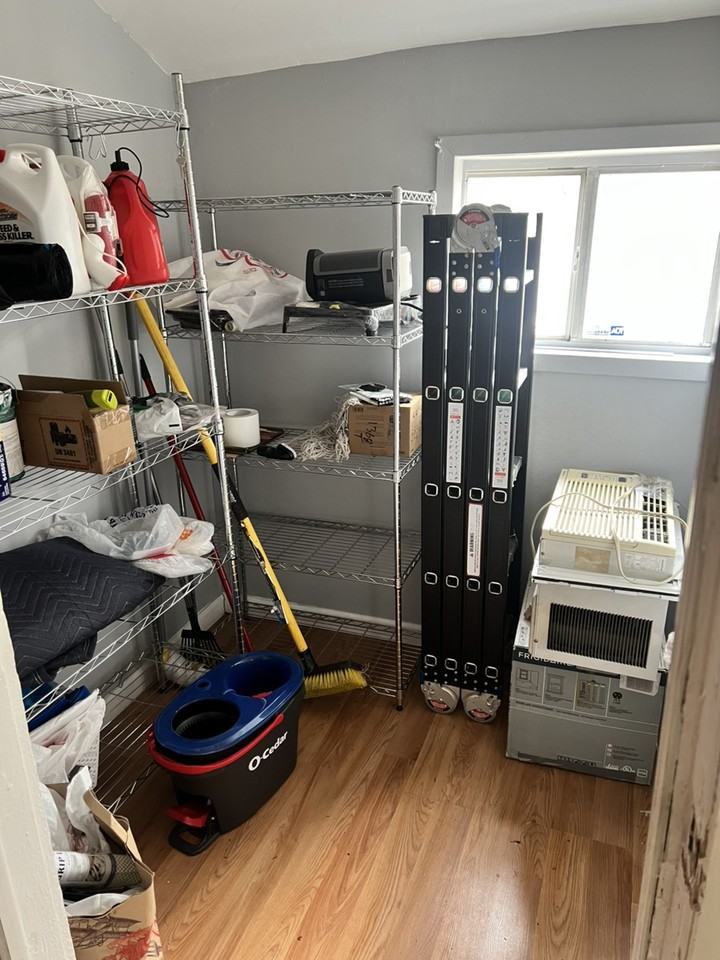 1368 Teller Ave - Photo 6 of 7