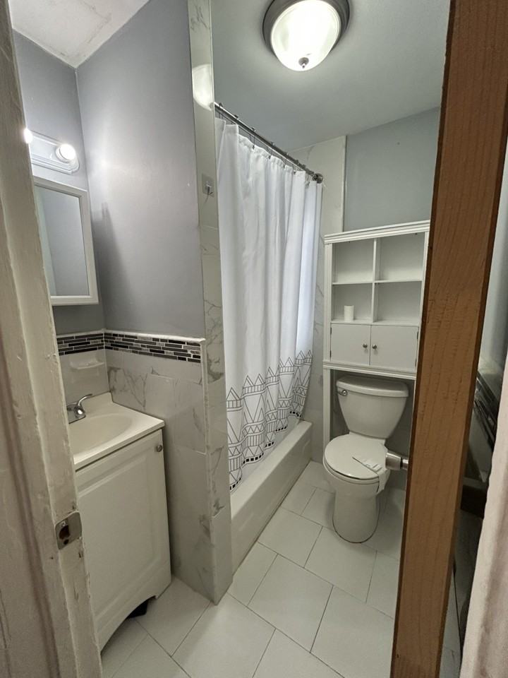 1368 Teller Ave - Photo 7 of 7