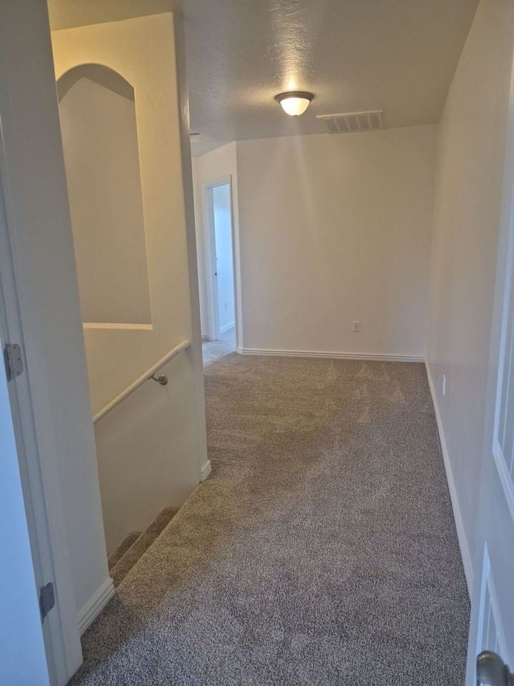 1000 E Bluff View Dr #111 - Photo 5 of 14