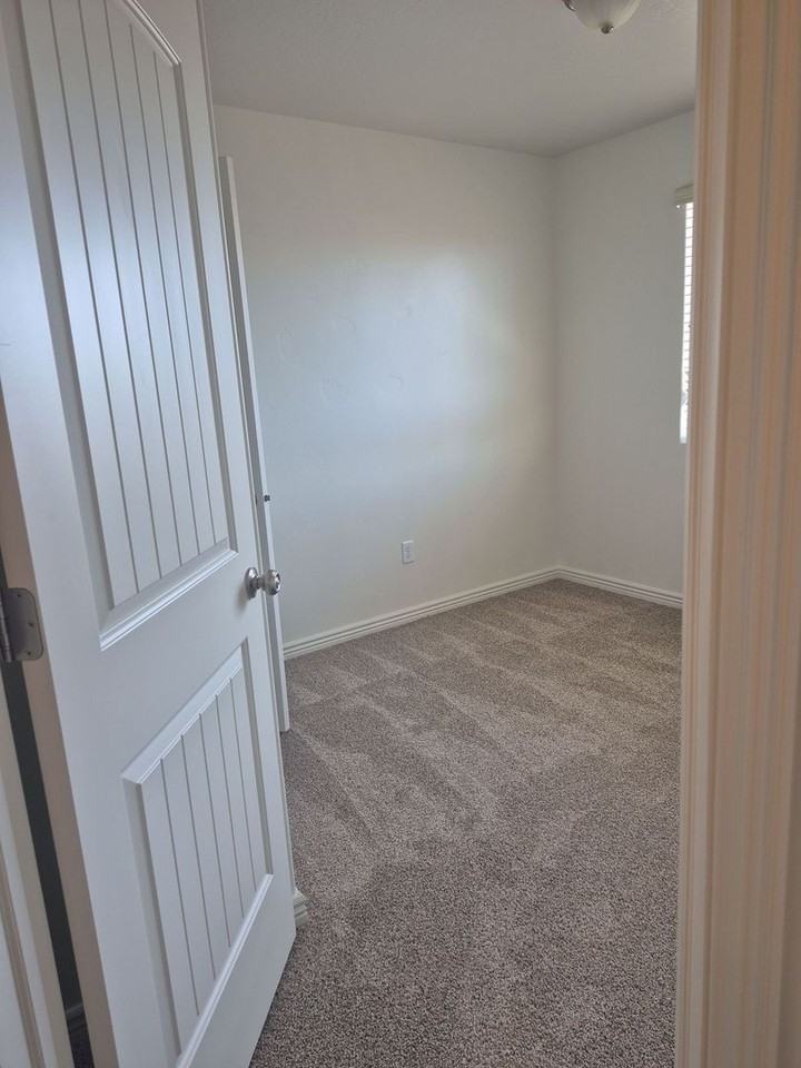 1000 E Bluff View Dr #111 - Photo 6 of 14