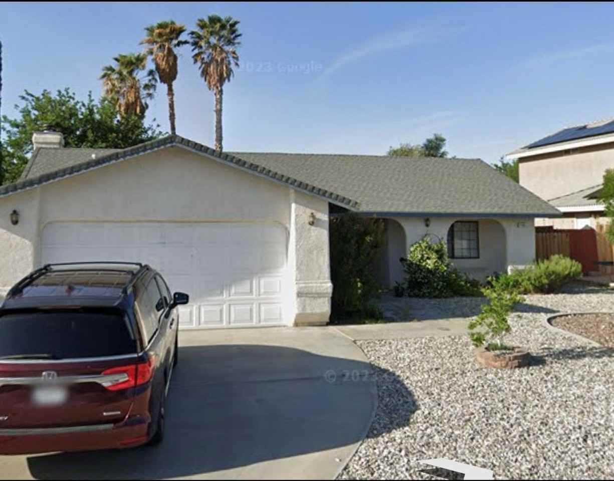 1105 Rebecca Ave - Photo 3 of 9