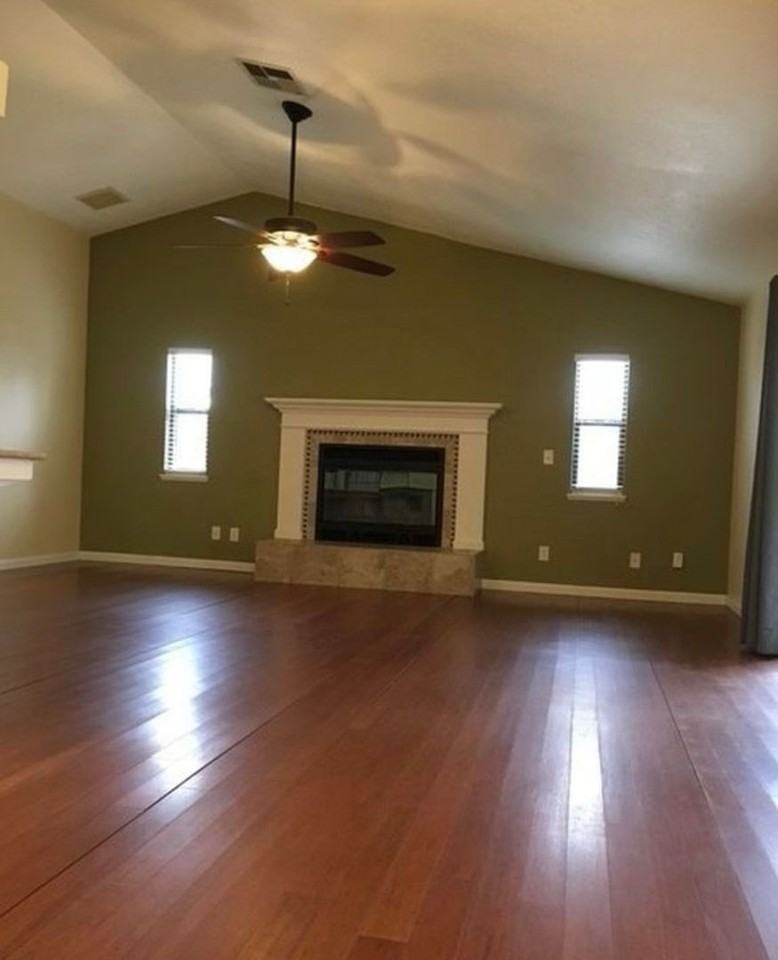 1105 Rebecca Ave - Photo 6 of 9